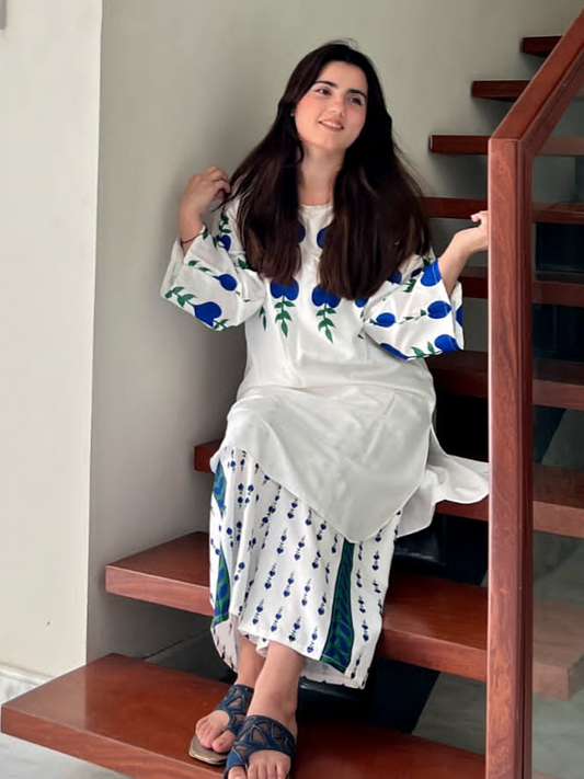 Red Dove Lawn 2Pc Suit